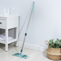 Швабра плоская Доляна, телескопическая стальная ручка, насадка из микрофибры, 35&times;11&times;55(117) см