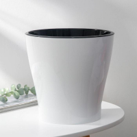 Кашпо для цветов со вставкой «Лея», 5 л, цвет белый Кашпо для цветов со вставкой «Лея», 5 л, цвет белый