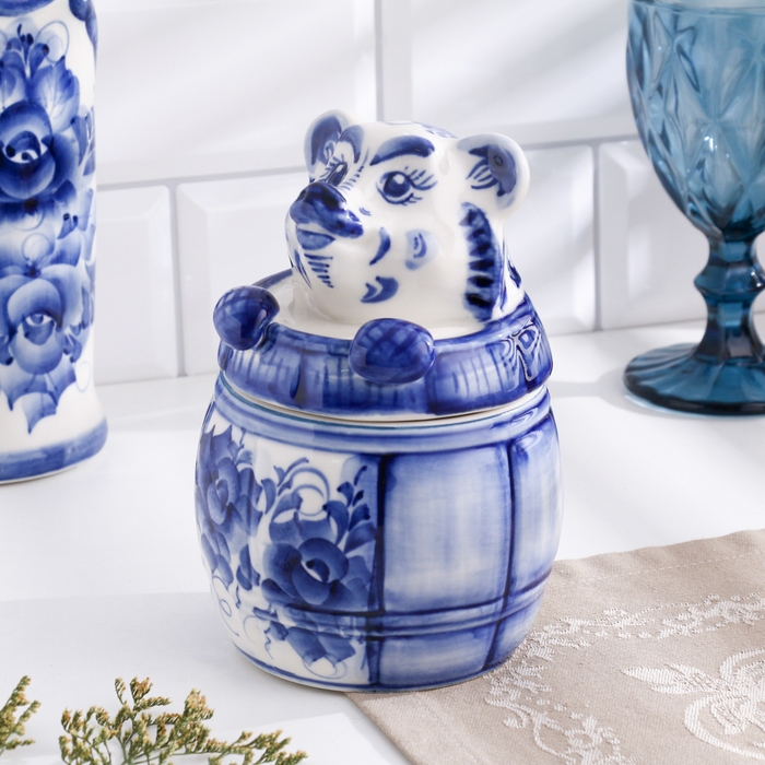 Горшочек Горшочек "Медведь в бочке", 17 х 11 см, гжель