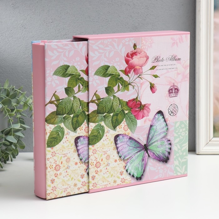 Фотоальбом на 200 фото 10х15 см "Бабочка на розовом" в коробке 5х21х25,5 см