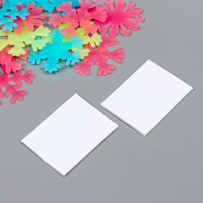 Наклейка фосфорная пластик Наклейка фосфорная пластик "Снежинки" набор 20 шт 20х13 см