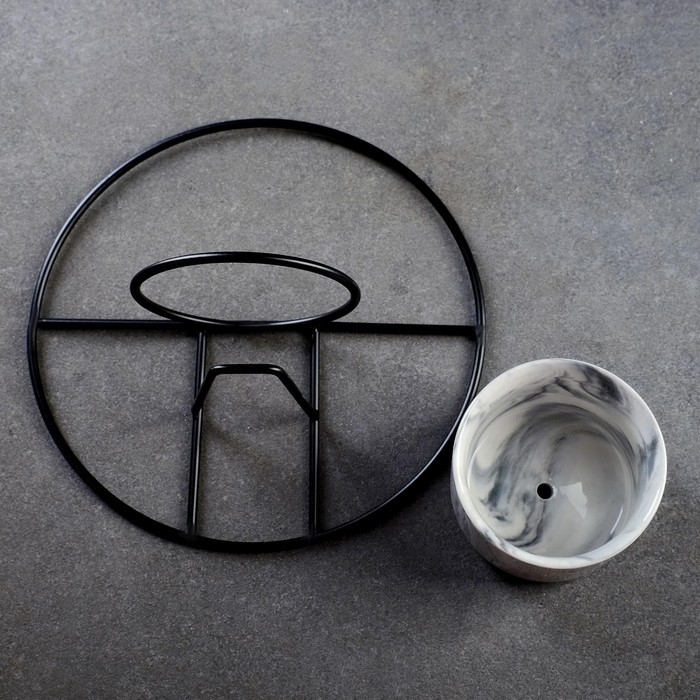 Горшок настенный "Салли" с черной подставкой, 17х8х17см