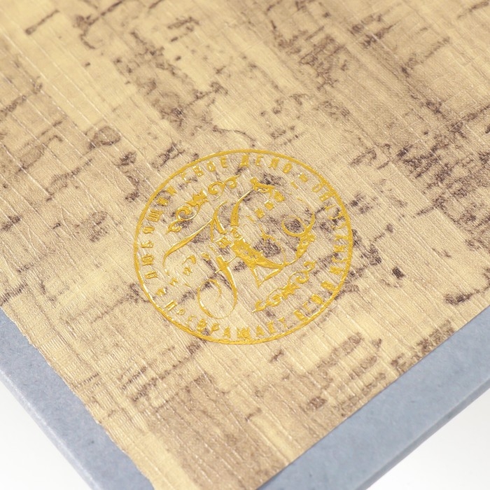 Сейф-книга дерево кожзам Сейф-книга дерево кожзам "Детектив. Человек с фонарём" 21х13х5 см