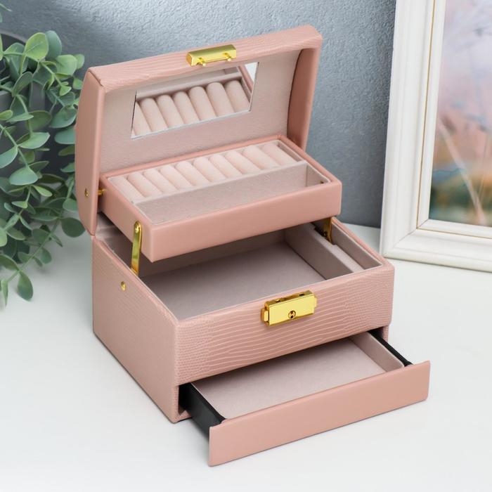 Шкатулка кожзам для украшений сундучок Шкатулка кожзам для украшений сундучок "Рептилия розовая" комбинированная 10,5х12х16 см