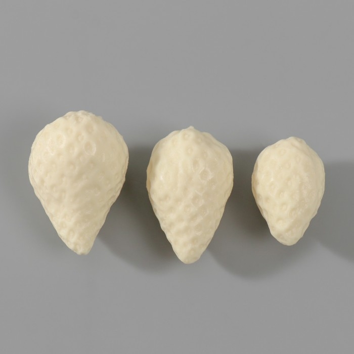 Молд силиконовый Молд силиконовый "Клубника" 3х2 см; 3х1,7 см; 2,5х1,5 см МИКС