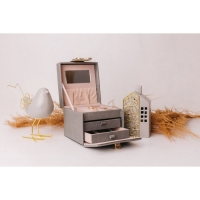 Шкатулка кожзам для украшений "Золотой бантик" серая 15х15х12,7 см Шкатулка кожзам для украшений "Золотой бантик" серая 15х15х12,7 см