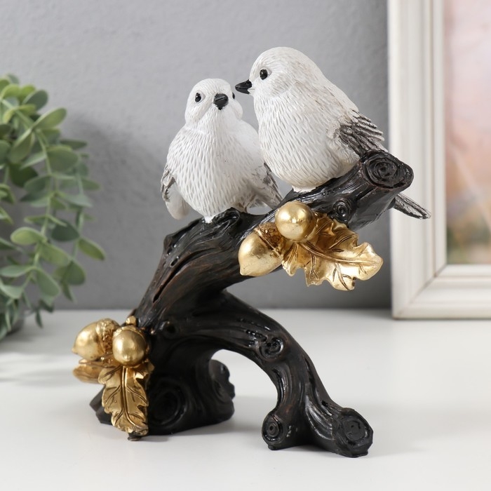 Сувенир полистоун "Две белые птицы на ветке с желудями" 20х8х18 см