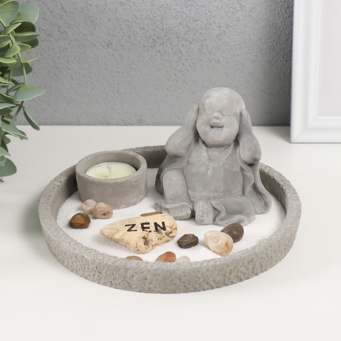 Сад камней Дзен d=16,5 см Хотей Сад камней Дзен d=16,5 см Хотей "ничего не слышу", со свечой, серый