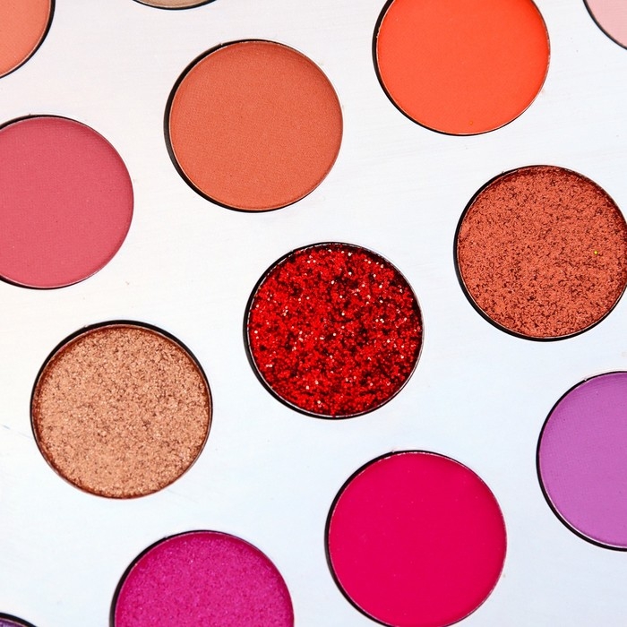 Палетка теней для век 99 цв