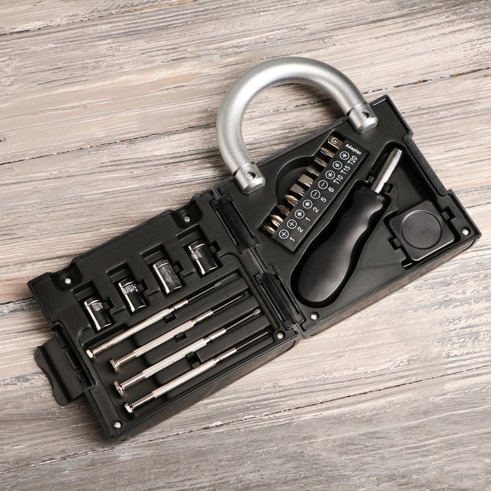 Набор инструментов в замке &laquo;Любовь это&raquo;, 18 предметов