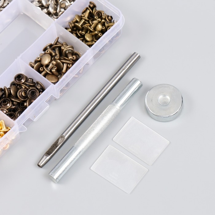 Набор заклёпок 244 шт 12 видов (8х8 мм; 6х6 мм) с молотком Набор заклёпок 244 шт 12 видов (8х8 мм; 6х6 мм) с молотком