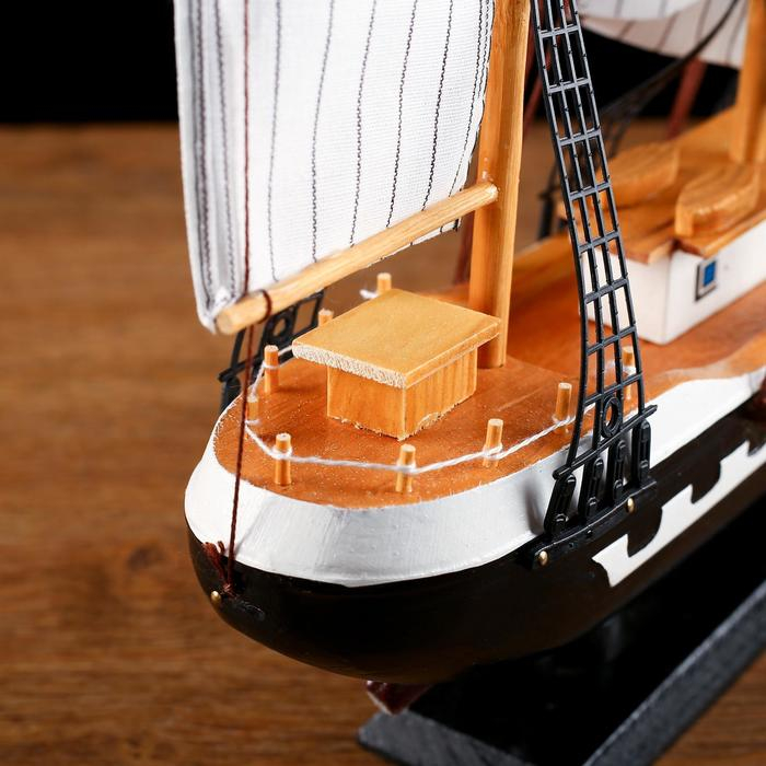 Корабль сувенирный большой «Рион», борта сине/чёрные, паруса бежевые с полосами, 50х44х10 см Корабль сувенирный большой «Рион», борта сине/чёрные, паруса бежевые с полосами, 50х44х10 см
