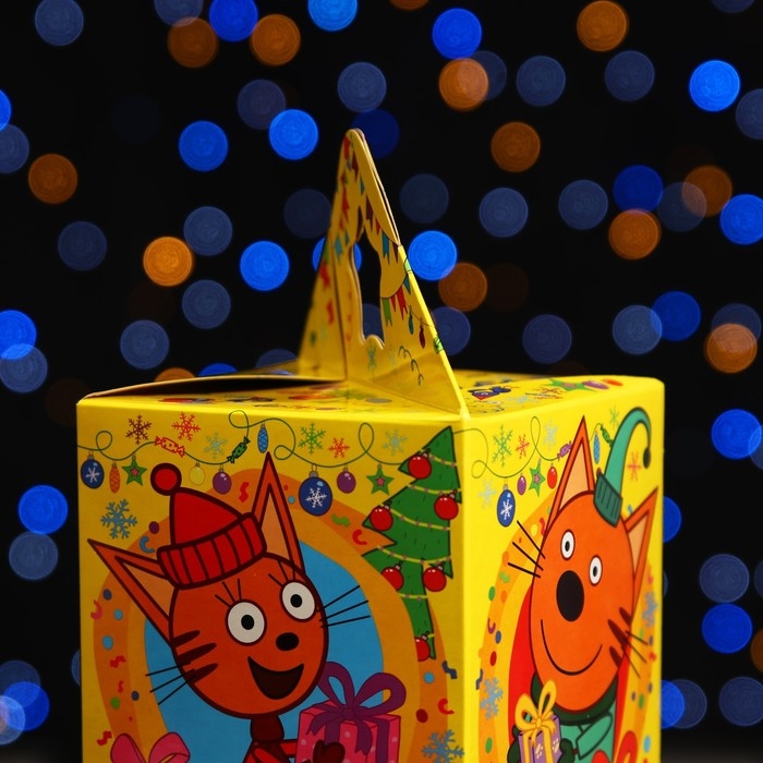 Новый год. Коробка подарочная складная "Три кота" 11 х 11 х 17,2 см.