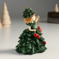 Сувенир полистоун "Девочка в костюме ёлочки" 9х8,5х12 см