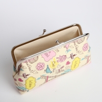 Косметичка на фермуаре, цвет бежевый Косметичка на фермуаре, цвет бежевый