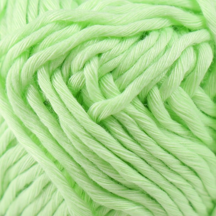 Пряжа светящаяся 100% лавсан Пряжа светящаяся 100% лавсан "Сияй" 50 гр 50 м медово-зеленая