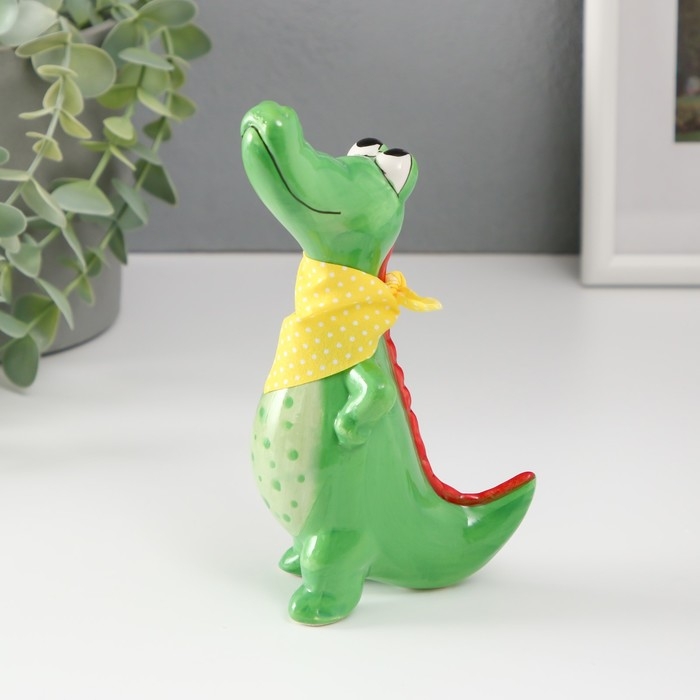 Сувенир керамика Сувенир керамика "Крокодил с косынкой" ярко-зелёный 9,3х6х16,3 см