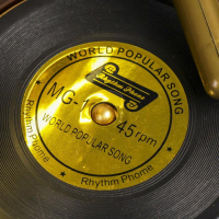 Шкатулка музык граммофон механич 15*20,5*25,5 см Шкатулка музык граммофон механич 15*20,5*25,5 см