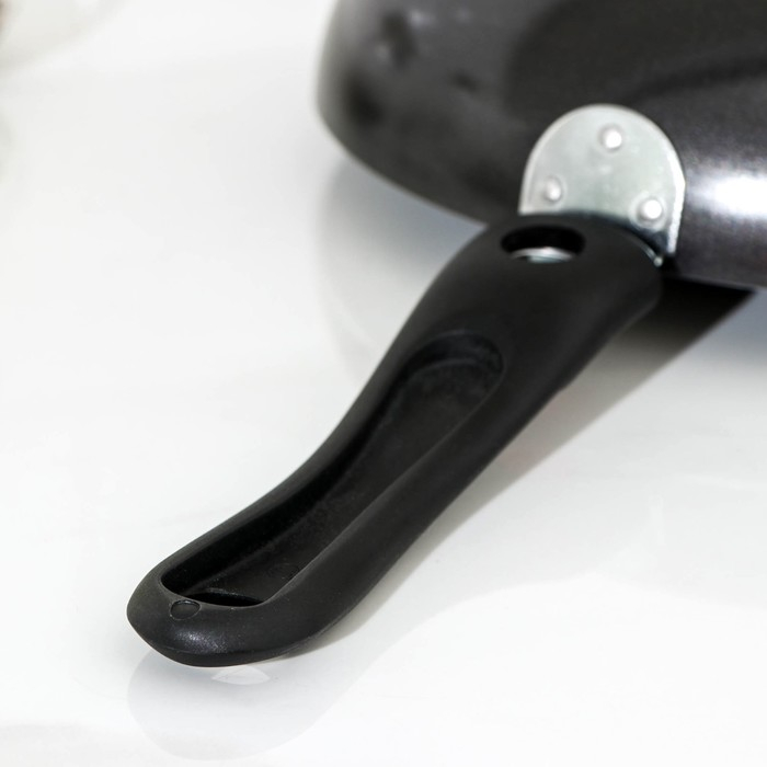 Сковорода Forever, d=22 см, съёмная ручка, стеклянная крышка, антипригарное покрытие, цвет чёрный Сковорода Forever, d=22 см, съёмная ручка, стеклянная крышка, антипригарное покрытие, цвет чёрный