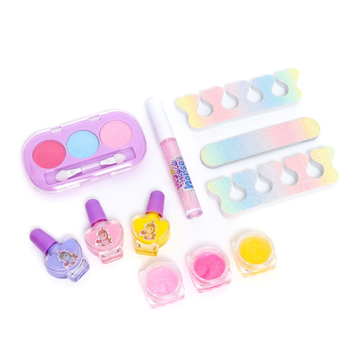 Набор косметики для девочки Набор косметики для девочки "Чемодан на колёсах", розовый, с накладными ногтями