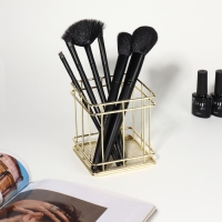 Подставка для хранения маникюрных/косметических принадлежностей «РАФАЭЛЬ», 9 × 9 × 10 см, цвет золотистый Подставка для хранения маникюрных/косметических принадлежностей «РАФАЭЛЬ», 9 × 9 × 10 см, цвет золотистый