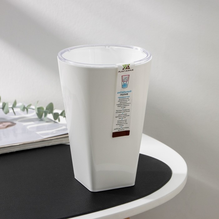 Кашпо для цветов со вставкой «Грейс», 1,4 л (800 мл), цвет белый Кашпо для цветов со вставкой «Грейс», 1,4 л (800 мл), цвет белый