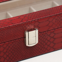 Шкатулка кожзам под часы 6 отделений "Питон бордовый с прожилками" 11х31х7,5 см Шкатулка кожзам под часы 6 отделений "Питон бордовый с прожилками" 11х31х7,5 см