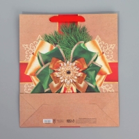 Пакет подарочный новогодний крафтовый вертикальный &laquo;Новогодний подарок&raquo;, M 26 х 30 х 9 см, Новый год