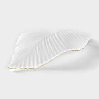 Блюдо для фруктов Доляна &laquo;Лист&raquo;, 35,5&times;20&times;5 см, цвет золотой с белым