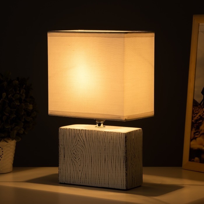 Настольная лампа "Дивея" Е14 40Вт белый 10х17х29 см RISALUX