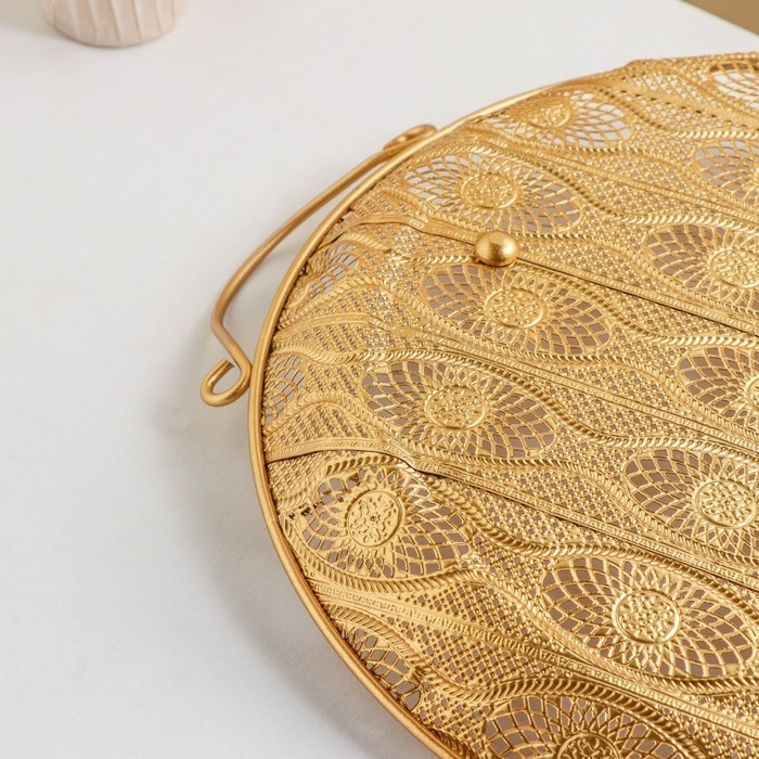 Поднос &laquo;Ренессанс&raquo;, 39,5&times;34&times;3,5 см, цвет золотой