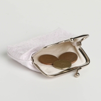 Кошелёк женский на фермуаре, цвет белый Кошелёк женский на фермуаре, цвет белый