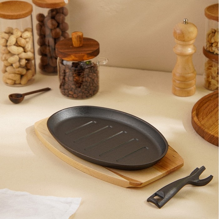 Сковорода чугунная на деревянной подставке SL Home, 27&times;17,5 см, h=2,2 см, индукция, цвет чёрный