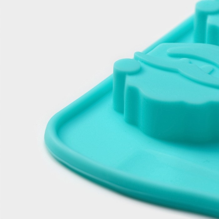 Форма для конфет и шоколада новогодняя Доляна &laquo;Новый год&raquo;, силикон, 21&times;10,5 см, 15 ячеек, цвет бирюзовый