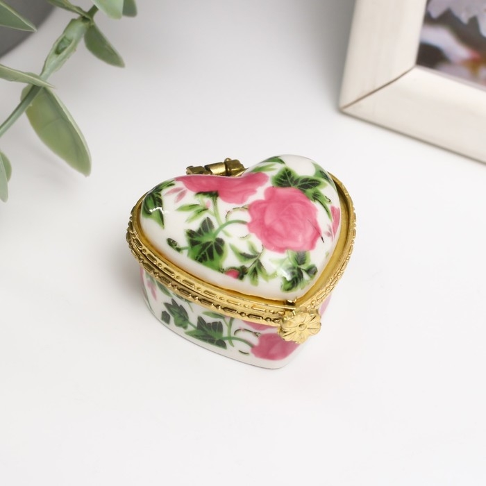 Шкатулка керамика сердце Шкатулка керамика сердце "Розовые розы" 4,2х4,7х3 см