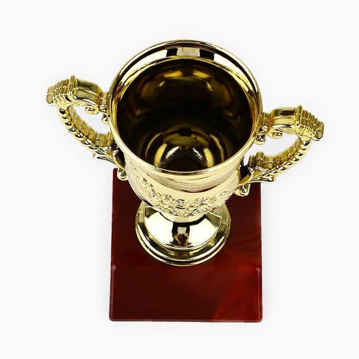 Кубок 105, наградная фигура, золото, подставка пластик, 12,2 х 10,3 х 6,5 см Кубок 105, наградная фигура, золото, подставка пластик, 12,2 х 10,3 х 6,5 см