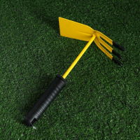 Садовая фигура "Баба с тяпкой" 23х37х63см Садовая фигура "Баба с тяпкой" 23х37х63см