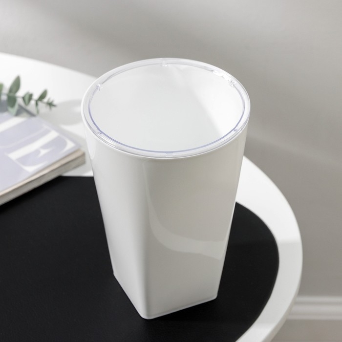 Кашпо для цветов со вставкой «Грейс», 1,4 л (800 мл), цвет белый Кашпо для цветов со вставкой «Грейс», 1,4 л (800 мл), цвет белый