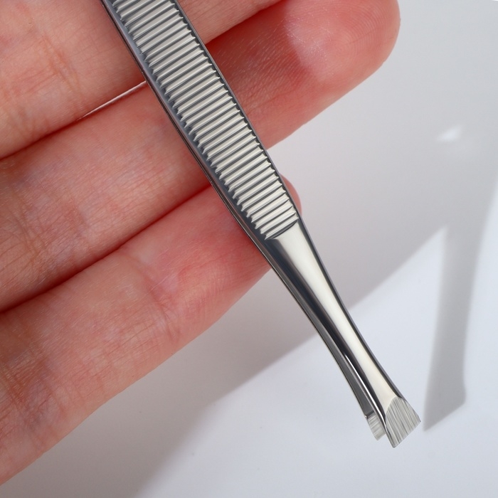 Пинцет скошенный ZINGER, узкий, 9 см, на блистере, цвет серебристый, B-158-S-SH Пинцет скошенный ZINGER, узкий, 9 см, на блистере, цвет серебристый, B-158-S-SH