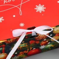 Коробка подарочная новогодняя складная &laquo;Новогодние игрушки&raquo;, 31 х 24.5 х 8 см, Новый год