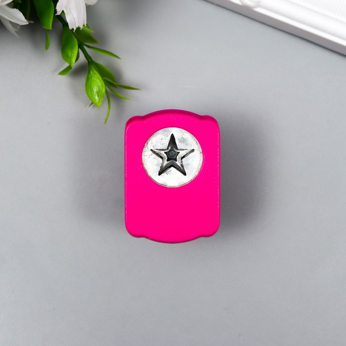 Набор фигурных дыроколов в сундучке (набор 8 шт) МИКС 17х19х4,5 см Набор фигурных дыроколов в сундучке (набор 8 шт) МИКС 17х19х4,5 см