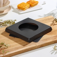 Форма для выпечки Доляна &laquo;Жаклин. Рифлёный квадрат&raquo;, 21&times;2,5 см, съёмное дно, антипригарное покрытие, цвет чёрный