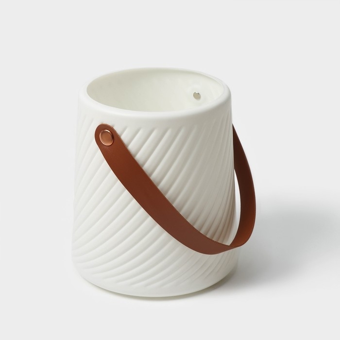 Ваза для цветов LaDо́m «Ведёрко», 2,8 л, 18×16,5×14 см, цвет белый Ваза для цветов LaDо́m «Ведёрко», 2,8 л, 18×16,5×14 см, цвет белый