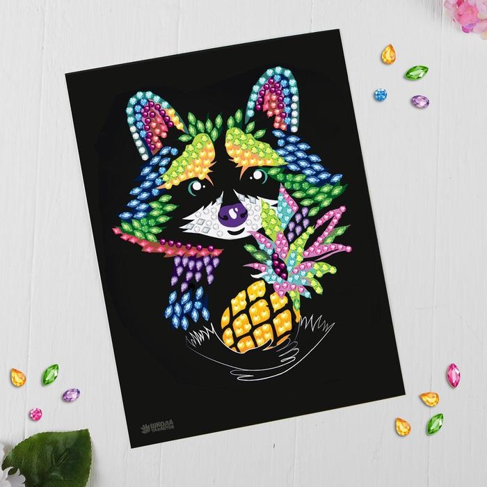 Мозаика стразами &laquo;Енот с ананасом&raquo;