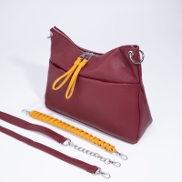 Сумка-мешок, отдел на молнии, 3 наружных кармана, длинный ремень, цвет бордовый/жёлтый Сумка-мешок, отдел на молнии, 3 наружных кармана, длинный ремень, цвет бордовый/жёлтый