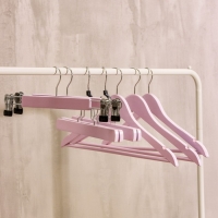 Вешалки для брюк и юбок LaDо́m Brillant, 30×17×2,4 см, 2 шт, деревянные, цвет розовый Вешалки для брюк и юбок LaDо́m Brillant, 30×17×2,4 см, 2 шт, деревянные, цвет розовый