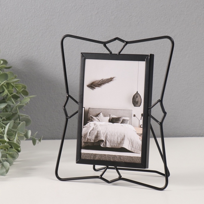 Фоторамка металл на 1 фото 10х15 см Фоторамка металл на 1 фото 10х15 см "Необычная геометрия" черный 16,7х20,5 см