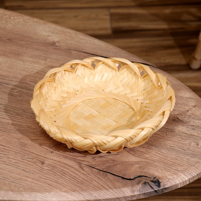 Корзинка плетёная, из бамбука 23х23х6 см