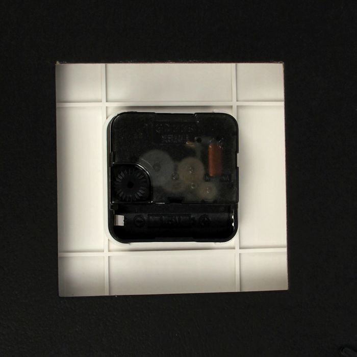 Фоторамка пластик на 4 фото 10х15 см с часами Фоторамка пластик на 4 фото 10х15 см с часами "Цветочки" белая 42х42 см