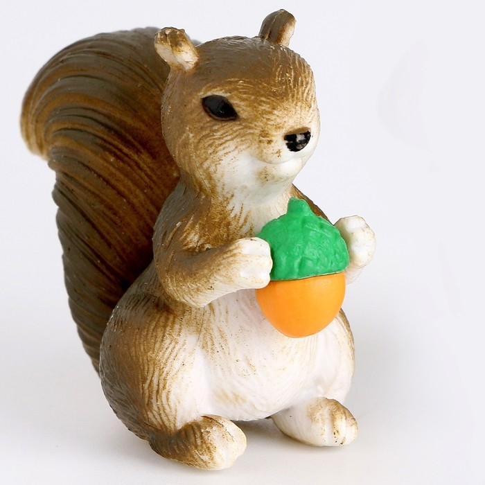 Миниатюра кукольная &laquo;Белочка с желудем&raquo;, набор 2 шт., размер 1 шт. &mdash; 2 &times; 5,5 &times; 4 см